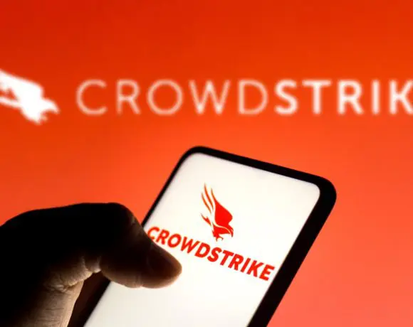 CrowdStrike licencie 500 employés et vise un chiffre d’affaires de 10 milliards de dollars