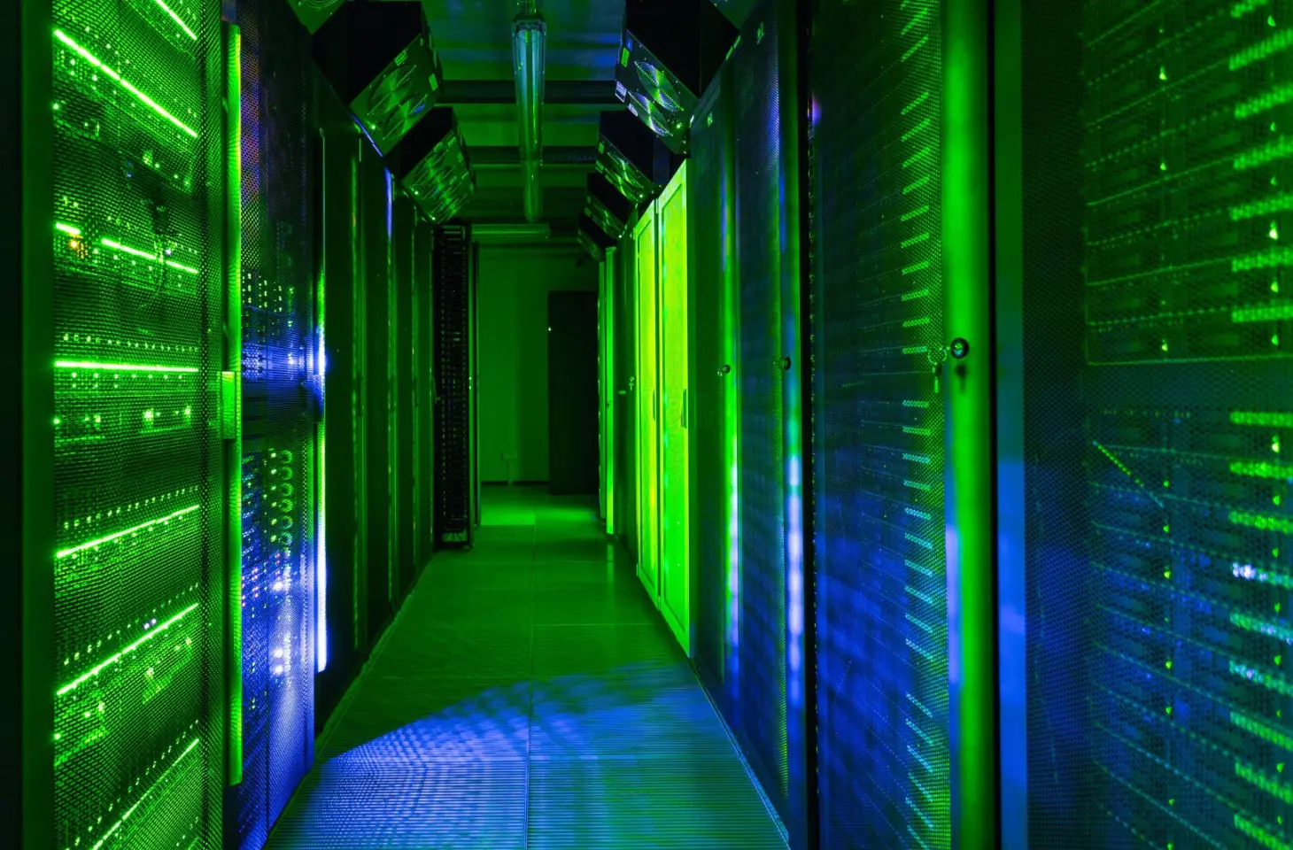 Les NPU pilotées par la lumière promettent des économies d’énergie drastiques dans les centres de données d’IA