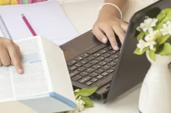 Les entreprises belges envisagent l’IA pour la communication multilingue