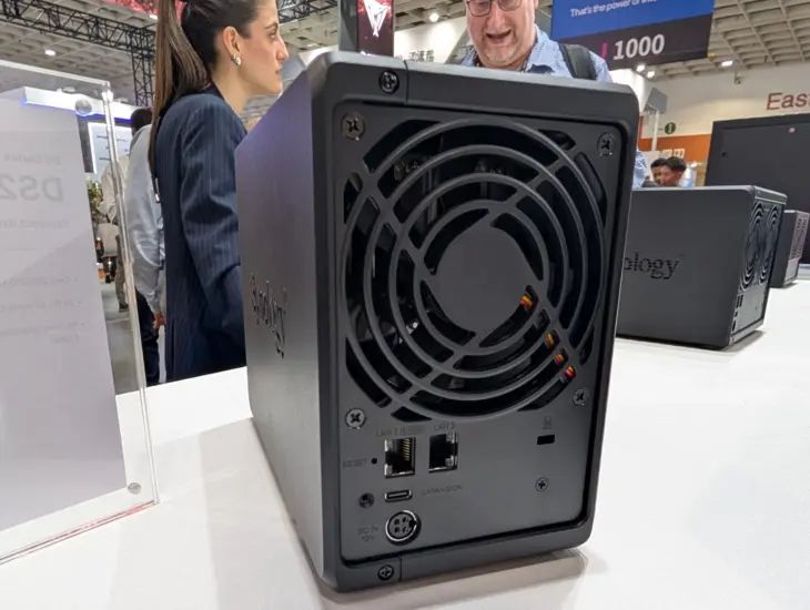 Synology DS725+ achterkant