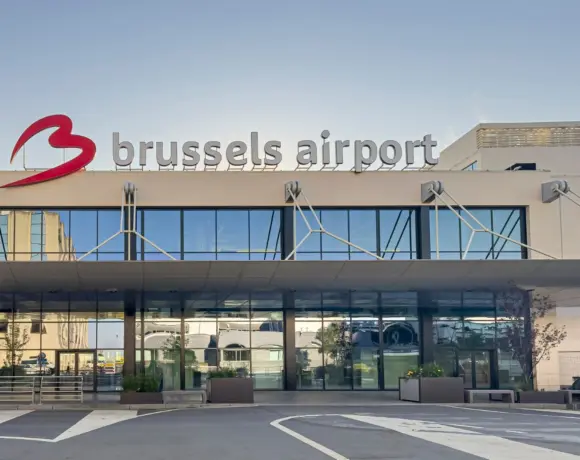 Les retards et annulations de vols se poursuivent à Brussels Airport après une cyberattaque