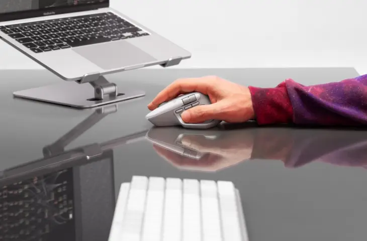 Logitech lance la MX Master 4 avec retour haptique