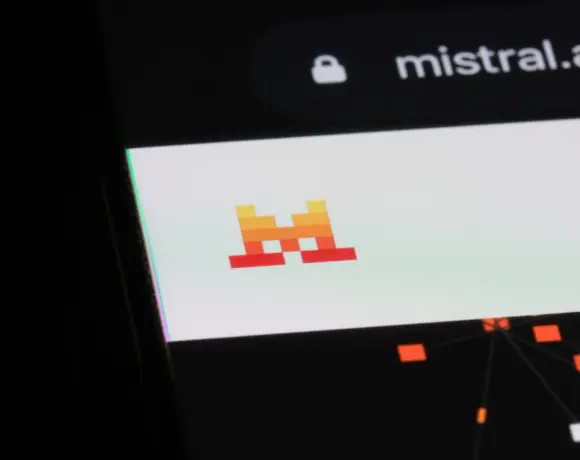 Mistral AI lance Devstral 2 : IA open source pour les développeurs