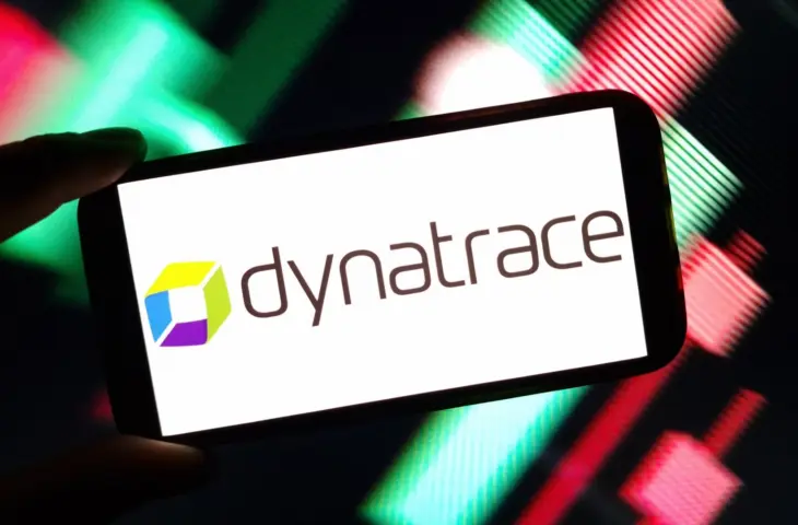 Dynatrace Intelligence détecte les problèmes informatiques et les résout